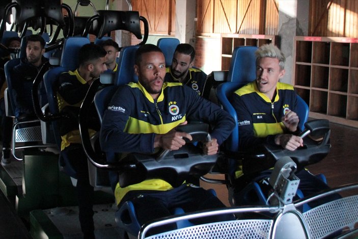 Fenerbahçeli futbolcular hızlı trene bindi