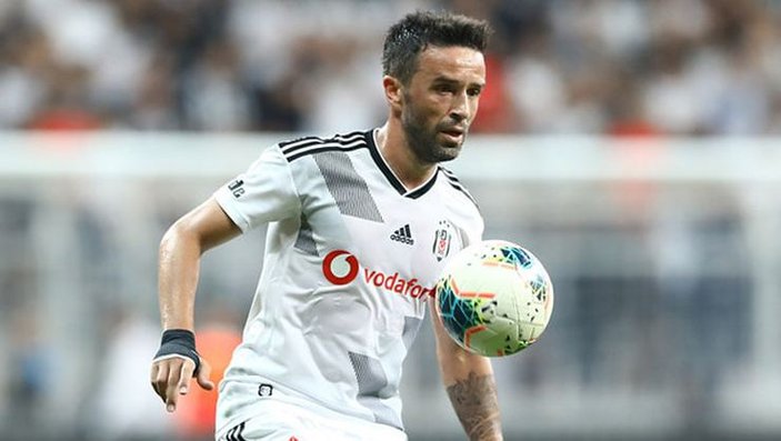 Gökhan Gönül 2 yıl daha Beşiktaş'ta kalacak