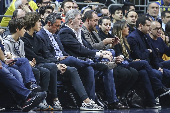 Ali Koç, basketbol maçında Kayserispor maçını izledi