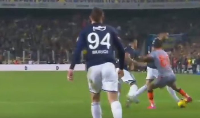 Fenerbahçe maçında skandal penaltı kararı
