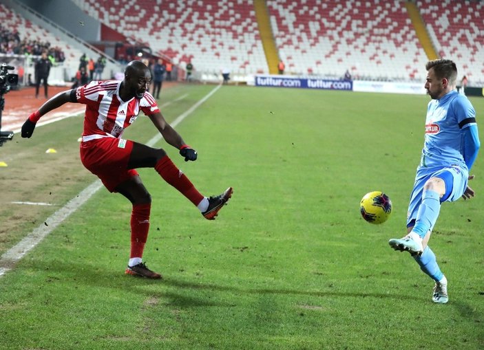Sivasspor, Rizespor'la puanları paylaştı