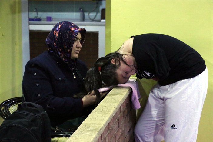 Doğuştan kolları olmayan kızını sporla hayata bağladı