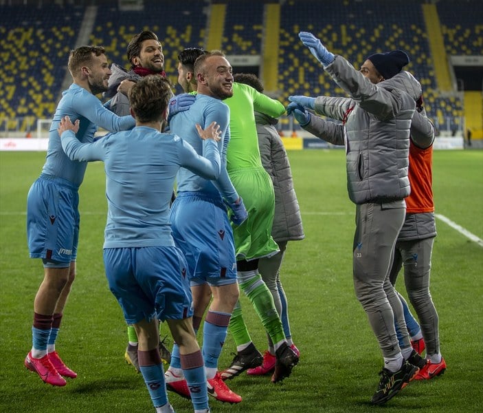 Gençlerbirliği'ni yenen Trabzonspor, maç eksiğiyle lider