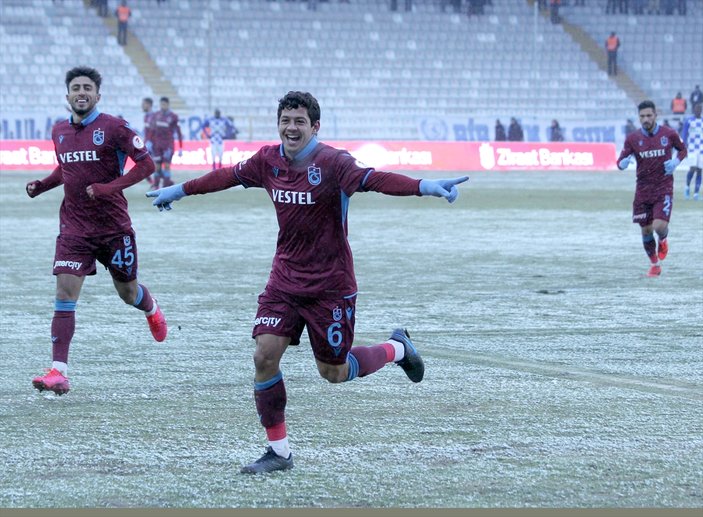 Trabzonspor Erzurumspor'u rahat geçti
