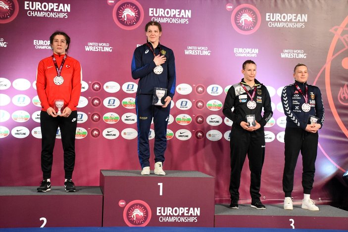 Yasemin Adar, Avrupa Güreş Şampiyonası'nda ikinci oldu