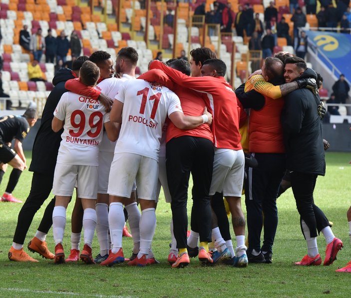 Antalyaspor, Podolski'yle kazandı