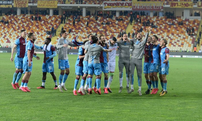 Trabzonspor, Yeni Malatyaspor'u yenerek liderliğe yükseldi
