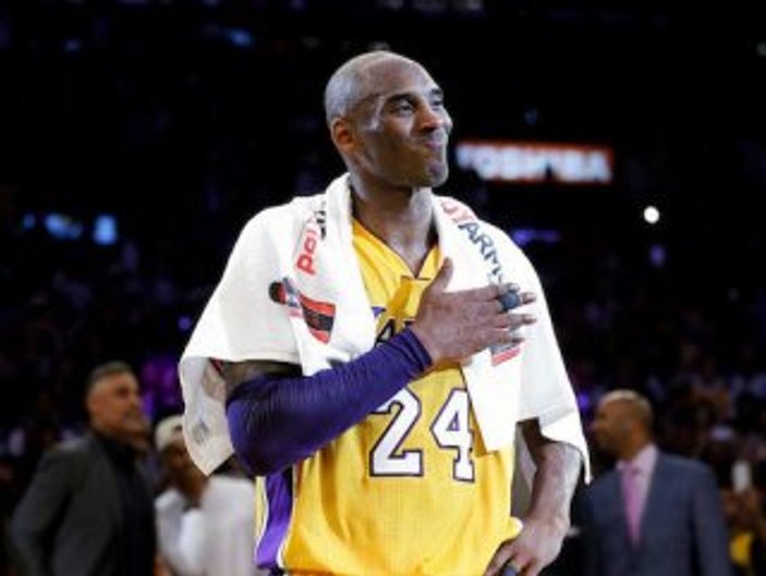 Kobe Bryant'ın son kullandığı havlu 30 bin dolara satıldı