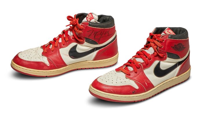 Michael Jordan'ın ayakkabıları 560 bin dolara satıldı