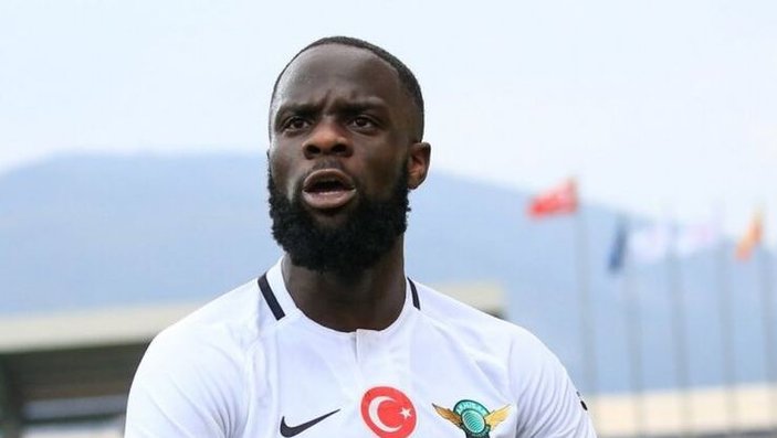 Elvis Manu, hangi takıma gitse küme düşüyor