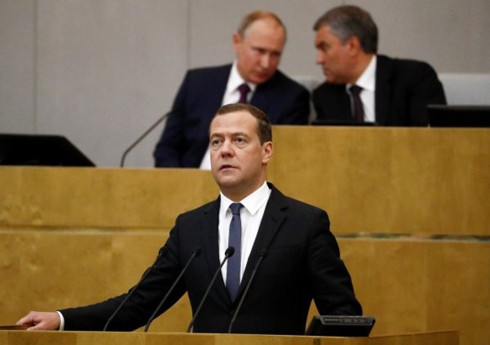 Rusya'da Başbakanlık koltuğu yeniden Medvedev'in