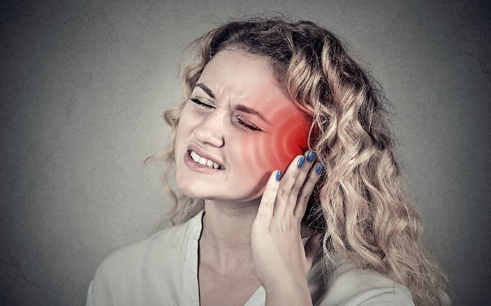 Kulak çınlamasının nedenleri ve rahatlamak için ipuçları