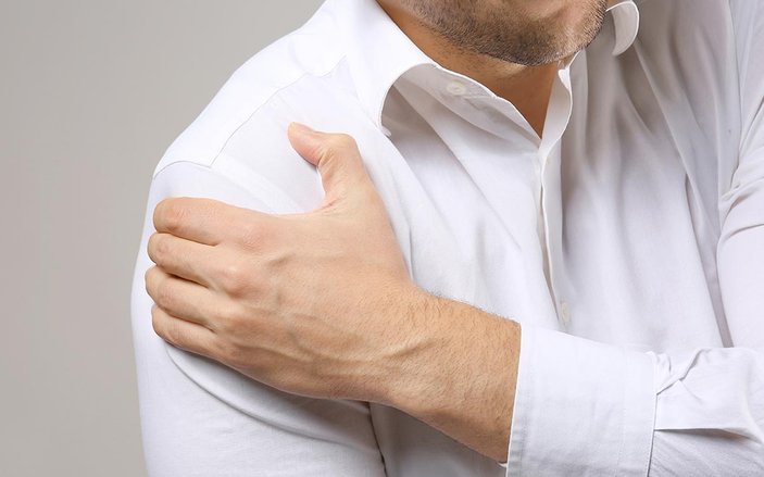 Sağ ve sol omuz ağrısı neden olur, nasıl geçer
