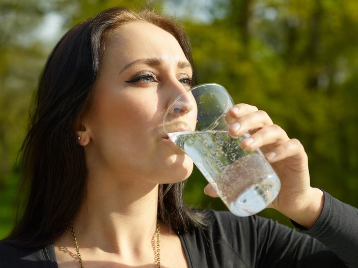 Kemik sağlığı için kıymetli içecek: Maden suyu