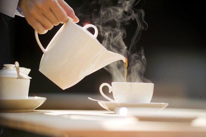 Sıcak çay içmek kanser riskini 5 kat artırıyor