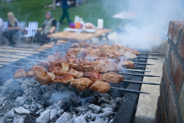 Et ile C vitamini içeren sebze ve salatalar tüketilmeli
