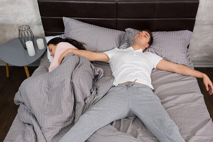 Mutlu çiftlerin ayrı yatakta uyumasının 4 nedeni