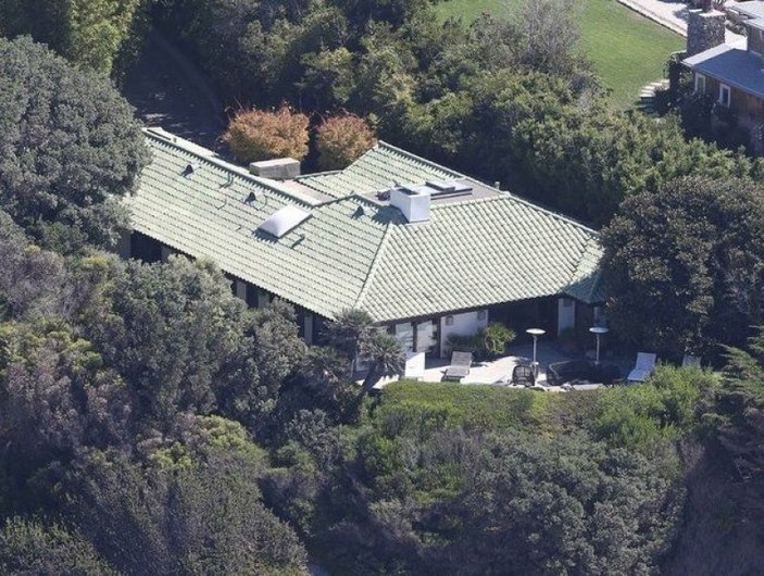 Angelina Jolie Malibu'dan 95 bin dolara ev kiraladı