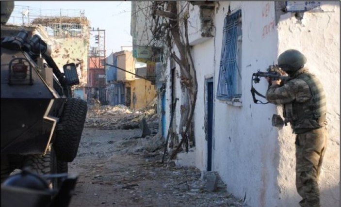 Diyarbakır'da PKK'nın görüntü izleme merkezi çökertildi