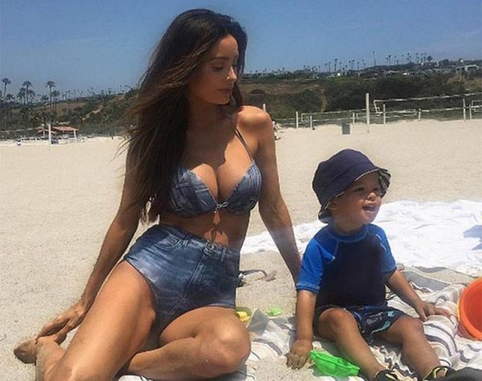 Model Sarah Stage'in hamile olduğuna hayranları inanmadı