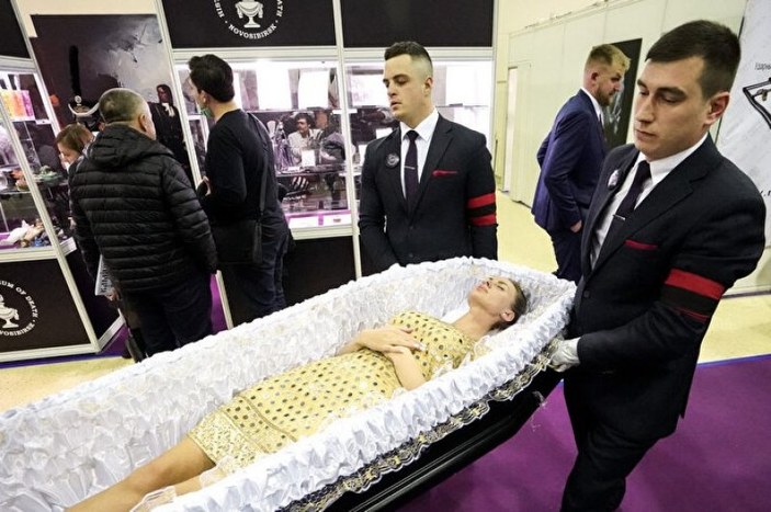Moskova'da cenaze işleri fuarı