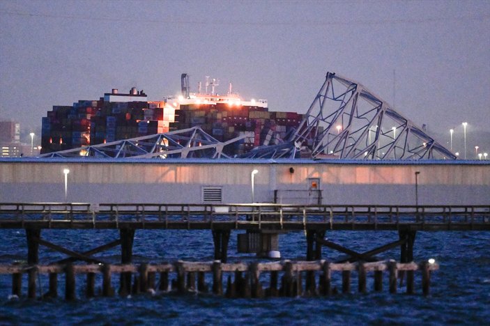 ABD'de gemi çarpması sonucu çöken köprü
