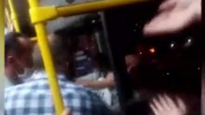 Ankara'da belediye otobüsünde yer kavgası çıktı