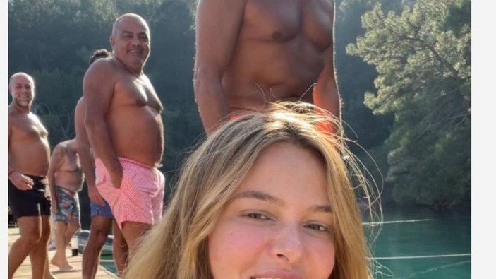 Naz Elmas, denize girmeye devam ediyor