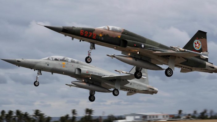 Tayvan'da iki F-5E çarpıştı