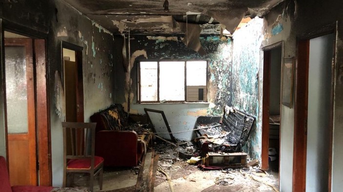 Kocaeli'de sigara içerken uyuyakalan kişi, evi yaktı