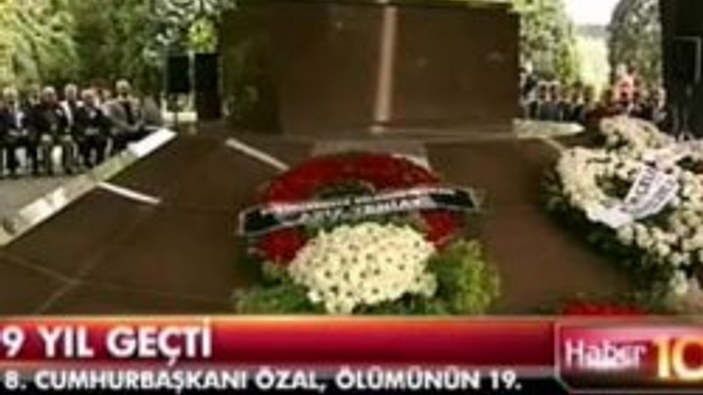 Turgut Özal mezarı başında anılıyor