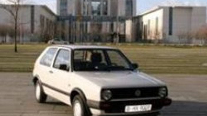 Merkel'in eski otomobili uygun fiyata satıldı