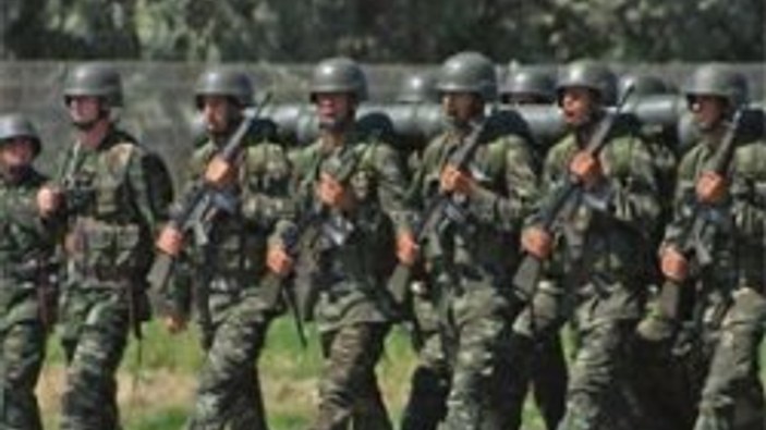 Askerlere sivil elbise giyme zorunluluğu