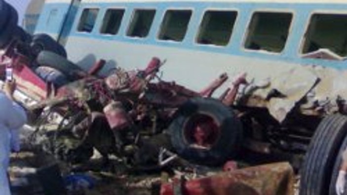Mısır'da tren kazası: 40 öğrenci öldü
