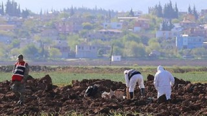 Hatay'a düşen top mermisi 2 metrelik çukur açtı