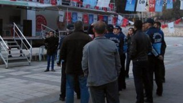 Erzurum'da CHP'ye şafak operasyonu