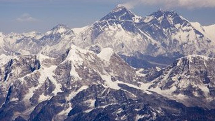 Nepal depremi Himalayalar'ı kısalttı