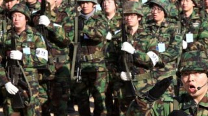 Güney Kore'de askeri kampta cinnet
