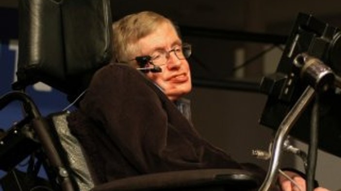 Stephen Hawking: Yapay zeka insanlığın sonunu getirebilir