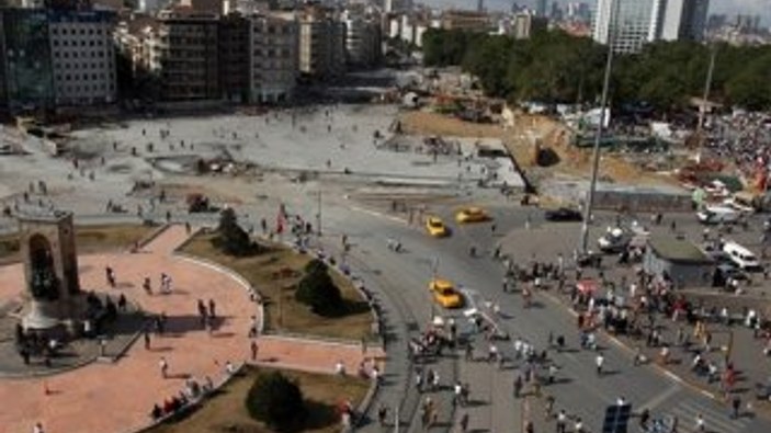 Gezi Parkı ve Taksim metrosu kapatıldı