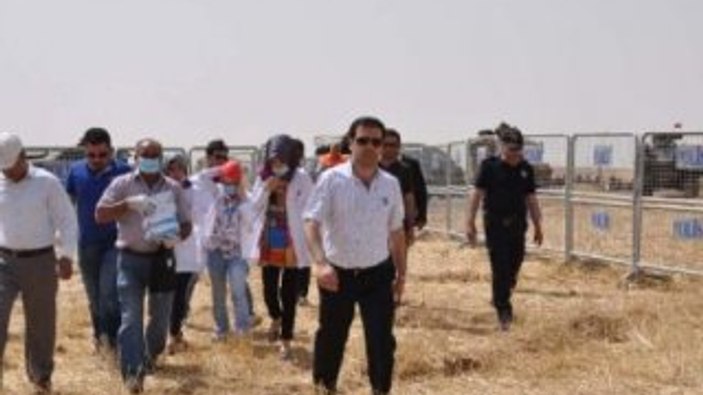 Sınırda bekleyen Suriyeliler Türkiye'ye alındı