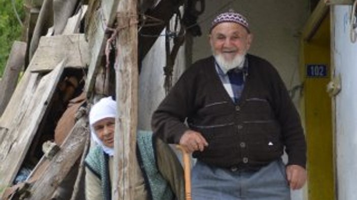 Kastamonulu seçmen sandığa nüfus cüzdanını da attı
