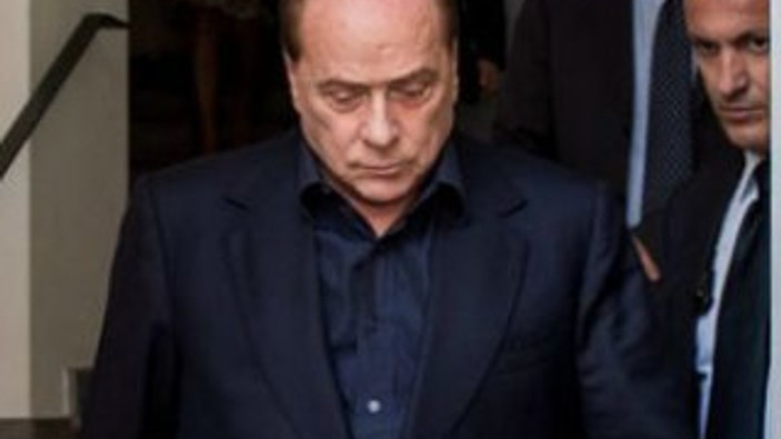 Berlusconi Milan'ı sattı