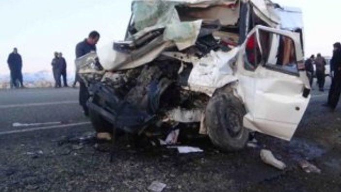 Diyarbakır'da katliam gibi kaza: 7 ölü 16 yaralı