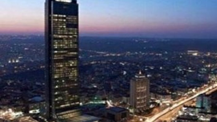 Türkiye'nin en yüksek binasından intihar etti