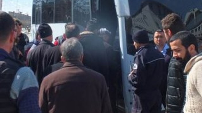 Polis, Hakkari'de cenaze konvoyuna müdahale etti