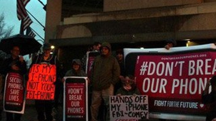 Apple ile FBI arasında şifre savaşı kızışıyor