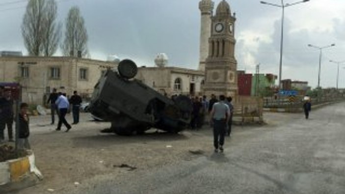 Askeri araç kaza yaptı: 4 yaralı