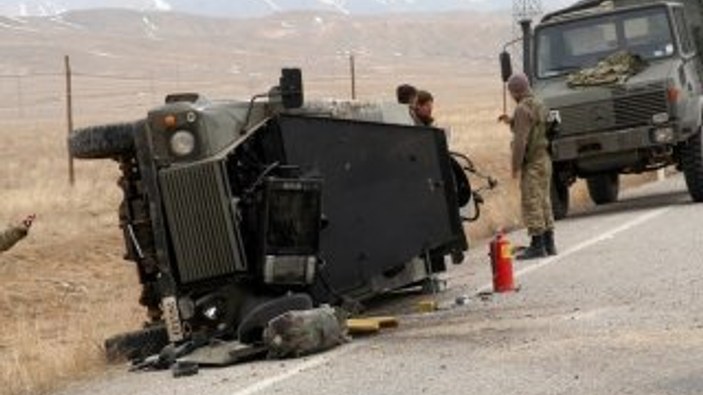 Mardin'de askeri konvoya bombalı saldırı