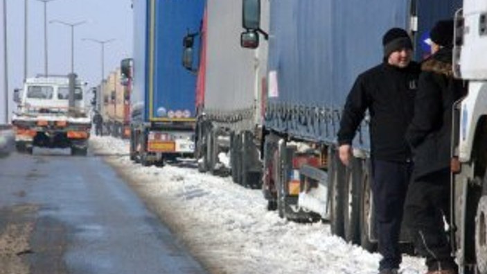 Kapıkule'de 23 kilometrelik TIR kuyruğu